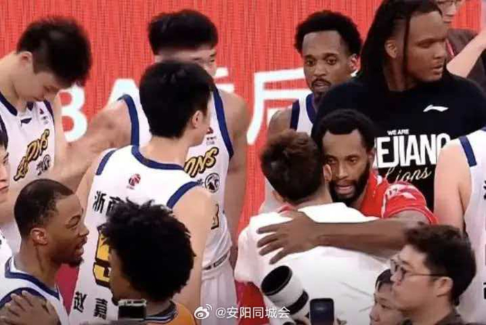 世界杯手机观看-浙江广厦四次进总决赛仅一冠,三次失利仅赢一场|CBA总决赛|浙江广厦男篮队|广厦男篮|凯尔·弗格|浙江广厦男篮_新浪体育_新浪新闻
